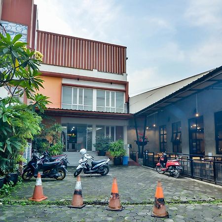 Image Hotel And Resto Bandung Esterno foto