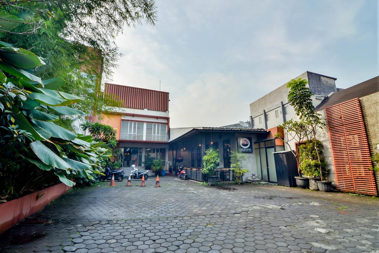 Image Hotel And Resto Bandung Esterno foto