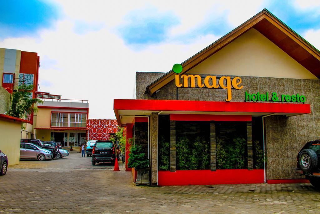Image Hotel And Resto Bandung Esterno foto